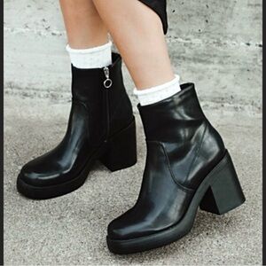 DIRTY LAUNDRY Black Faux Leather Edgy Grunge Groovy Chunky Platform Ankle Boots